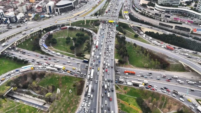 Bayram trafik yoğunluğu yüzde 83’e ulaştı