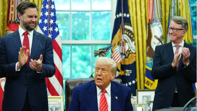 Trump: "İngiltere ile çığır açıcı bir anlaşma imzaladık, "