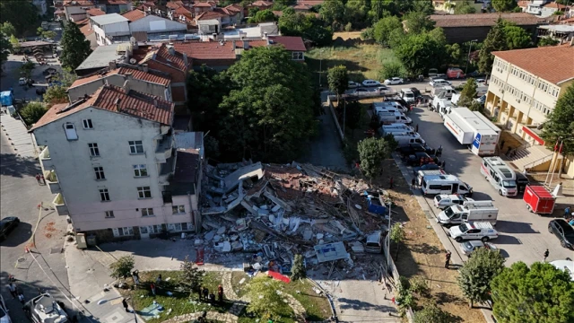 1 yıkık, 13 ağır hasarlı, 61 az hasarlı yapı tespit edildi