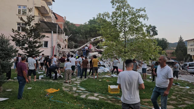 Balıkesir'de 6,1 büyüklüğünde deprem
