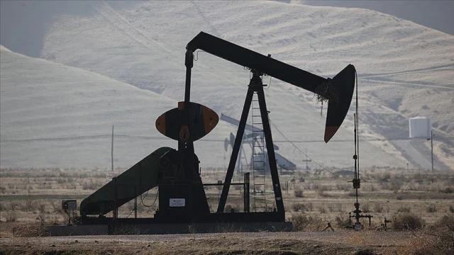 Brent petrol yüzde 10'dan fazla geriledi