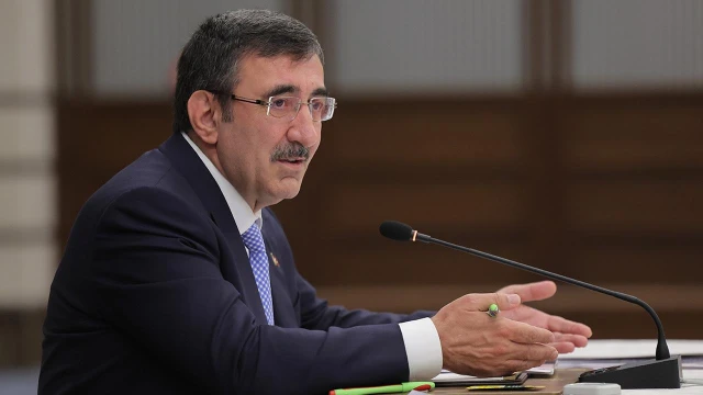 Cumhurbaşkanı Yardımcısı Yılmaz, TÜRK-İŞ Başkanı Atalay ile görüştü