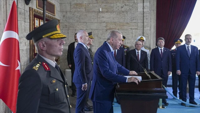 Milletimizin istikbalini güvenceye alacak tarihi adımlar atıyoruz