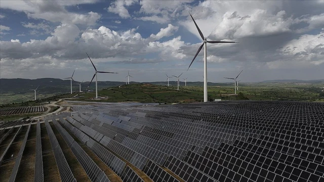Yenilenebilir enerji kaynaklarıyla Avrupa'da öne çıkıyor