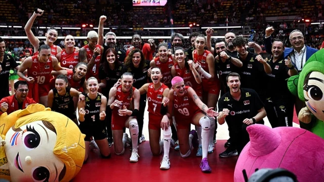 A Milli Kadın Voleybol Takımı, ilk kez finale yükseldi