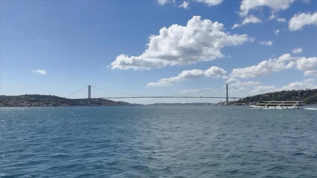 İstanbul Boğazı, gemi trafiğine kapatıldı