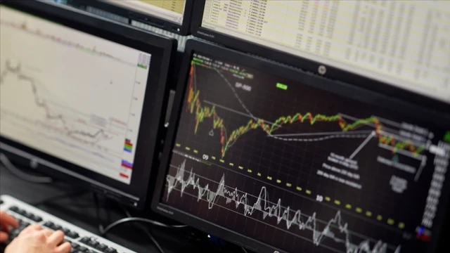 OECD, küresel ekonomide büyüme tahminini yükseltti