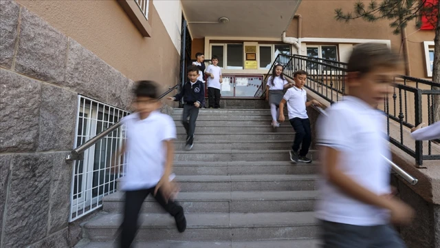 Okullar 10.00-15.00 saatlerinde eğitim verecek