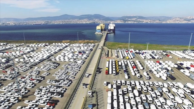 Otomotiv ihracatı 682 bin 743'e ulaştı