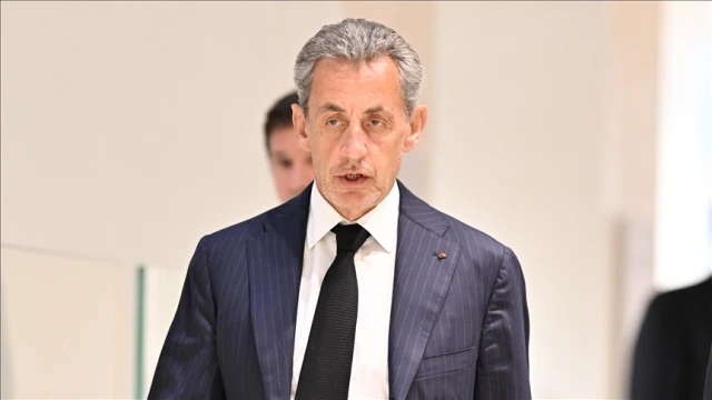 Sarkozy " Suç örgütü kurmaktan suçlu bulundu"