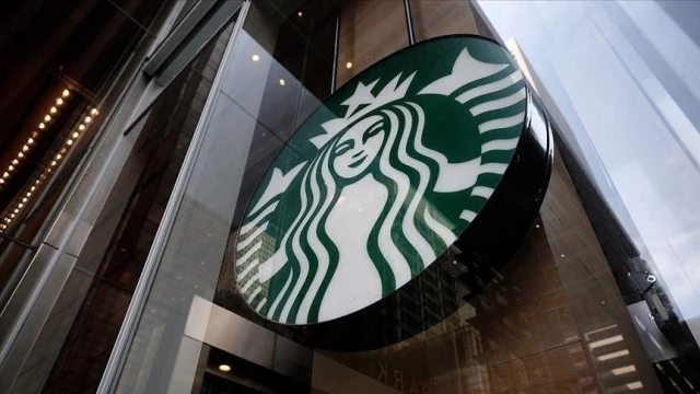Starbucks, dükkanlarını kapatacak ve çalışanlarını işten çıkaracak