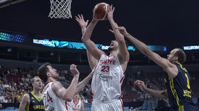 Türkiye, Basketbol Şampiyonası'nda çeyrek finalde