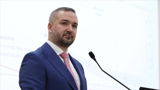 "Türkiye'de Para Politikası ve Enflasyon Görünümü" başlıklı sunum yaptı