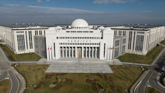 Yargıtay, kapı ziline basıp kaçan komşunun cezasını onadı