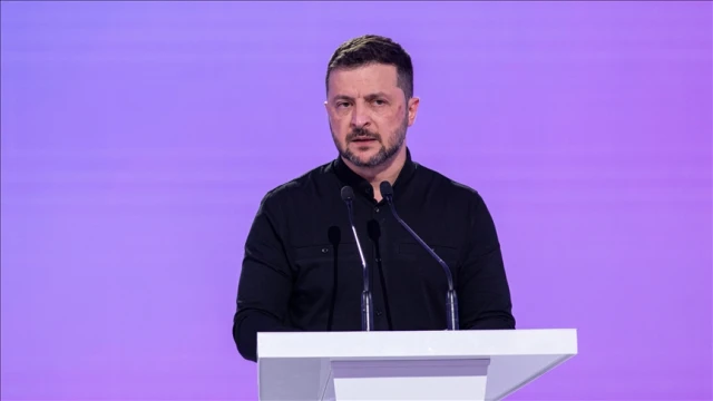 Zelenskiy, İngiltere ile "100 Yıllık Ortaklık" anlaşma yasasını imzaladı