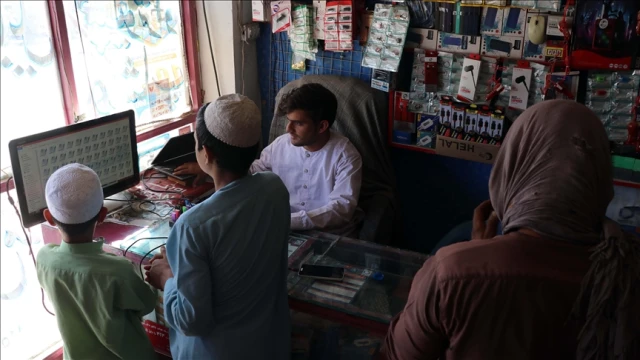 Afganistan internet ve telekomünikasyon hizmetleri açıldı
