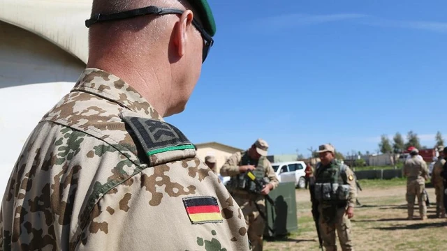 Almanya'da "askerlik hizmetinin modernizasyonu" tartışılıyor