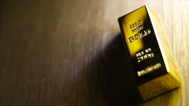 Altının onsu ilk kez 4 bin doları geçti