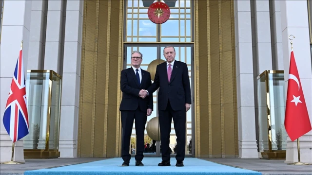 Cumhurbaşkanı Erdoğan, Starmer'i resmi törenle karşıladı