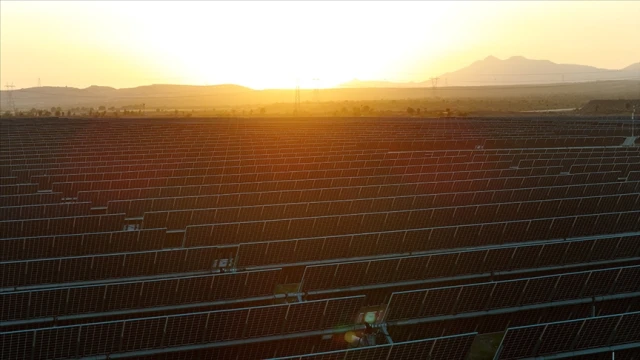 Enerji kapasitesindeki güçlü büyümeye güneş liderlik ediyor