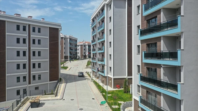Fahiş ev kiralarına karşı sosyal konut hamlesi