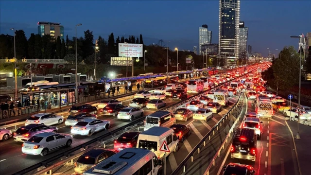 İstanbul'da trafik yoğunluğu yüzde 83'e çıktı