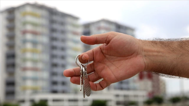Kentsel Dönüşüm Başkanlığı 7 ilde 319 konut, 197 iş yerini satacak