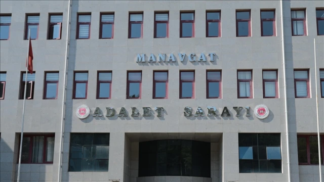 Manavgat Belediyesine yönelik soruşturmada 24 şüpheli gözaltına alındı