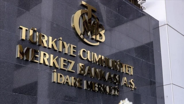 Merkez Bankası politika faizini indirerek yüzde 39,5'e çekti