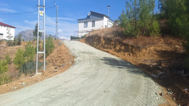 Onikişubat Belediyesi, 10 kırsal mahallede ulaşım ağını güçlendiriyor
