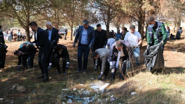 Onikişubat Belediyesi’nden 300 öğrenciyle orman temizliği