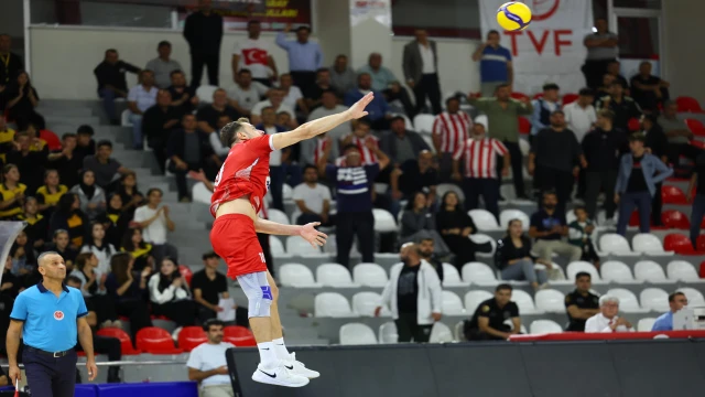 Onikişubat Belediyespor Voleybol Takımı Evinde Galibiyetle Başladı