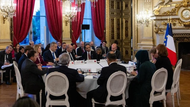 Paris'te Dışişleri bakanları düzeyinde Gazze konulu toplantı başladı
