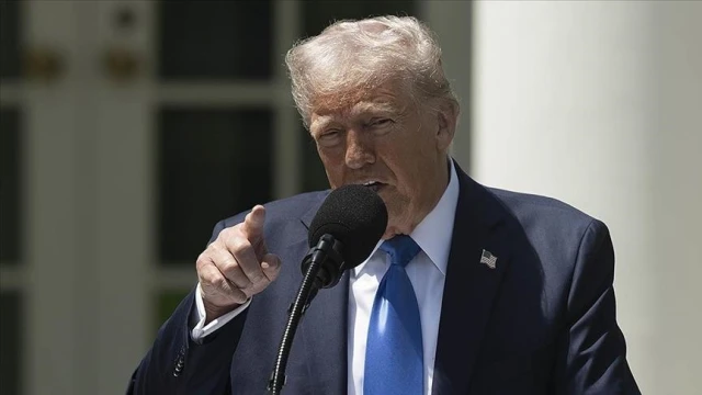 Trump, Çin'e yüzde 100 ek tarife uygulayacak