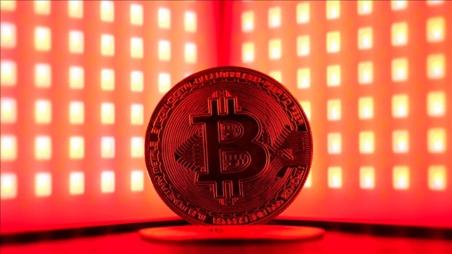 Bitcoin, belirsizliklerden dolayı en düşük seviyeye geriledi