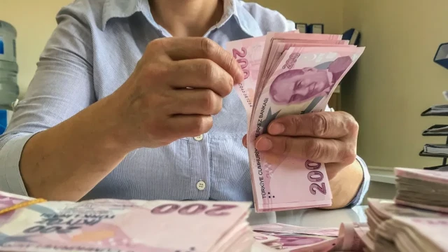 Hem çalışıp hem de emekli maaşı alma dönemi sona eriyor!