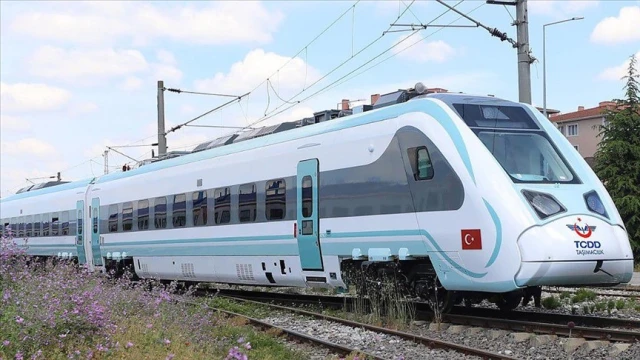 İlk milli hızlı tren gelecek yıl raylarda