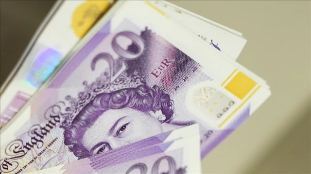 İngiltere'de yıllık enflasyon ilk kez yavaşladı