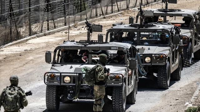 İsrail, Suriye'nin güneyinde 3 kişiyi alıkoyduğunu duyurdu