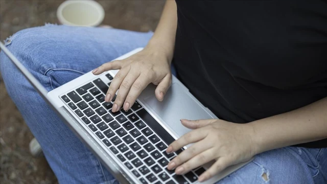 Kadınların, yapay zekadan kaynaklı iş kaybında daha fazla