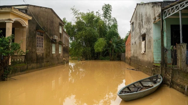 Şiddetli yağışlar 41 kişi hayatına neden oldu