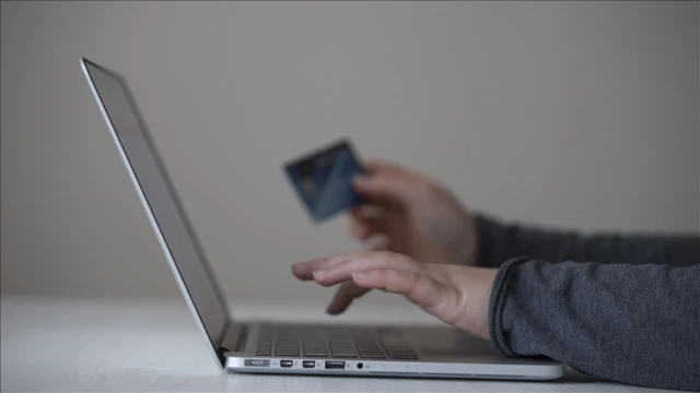 Türk iş dünyası AB'nin "online alışveriş" önleminde Türkiye'nin muaf tutulmasını bekliyor