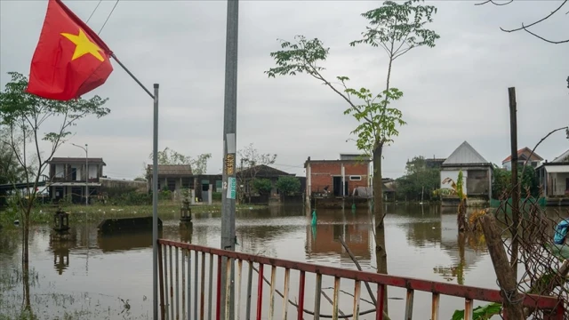Vietnam'da şiddetli yağışlarda ölü sayısı 90'a yükseldi