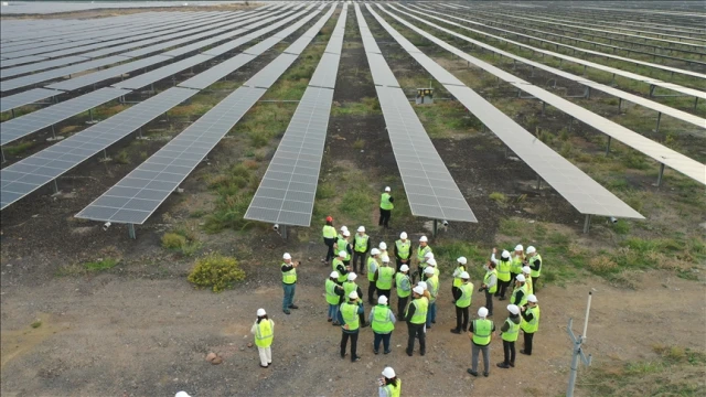 Yenilenebilir Enerji yatırımları 2030'a kadar 3 katına çıkaracak