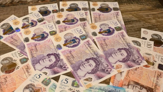 İngiltere ekonomisi ekimde daraldı