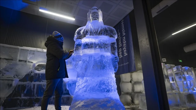 Karakter ve malzemeleri buza işlediler