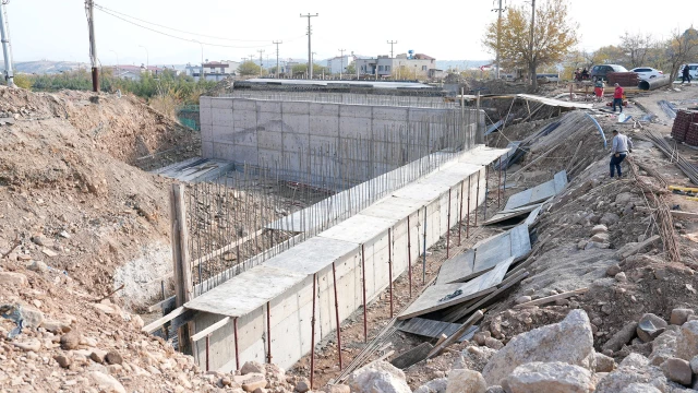 Şekeroba Köprüsü Hızla Yükseliyor