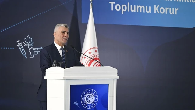 8 milyon konteyner gümrüklerimizden geçiyor