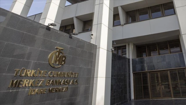 Merkez Bankası politika faizini yüzde 37'ye çekti