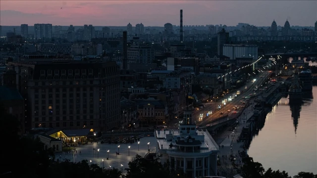 Zelenskiy: Başkentin neredeyse yüzde 60'ı elektriksiz